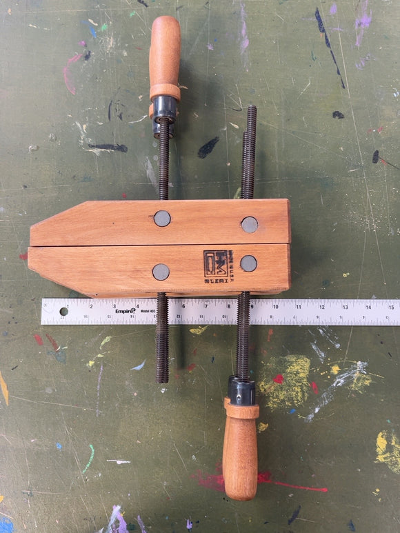 Lee Valley wooden handscrew clamp with ruler